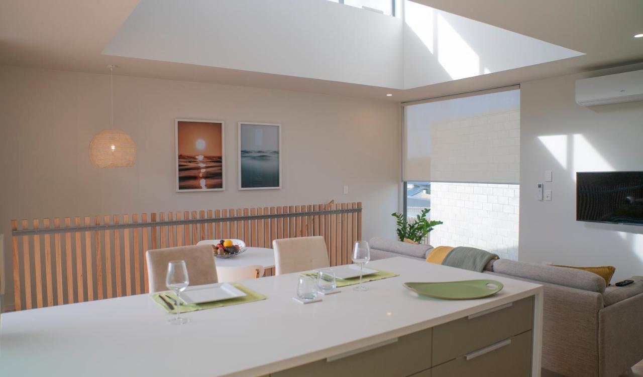 Coastal Living In Comfort Raglan Exterior photo